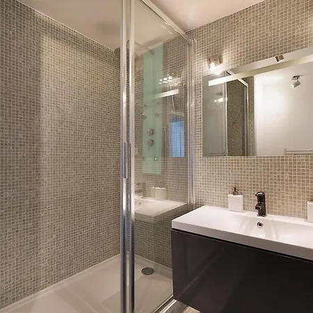 Chic 2br Near Madeleine & Concorde * Paris