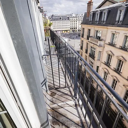 Apartment Chic 2br Near Madeleine & Concorde Paris