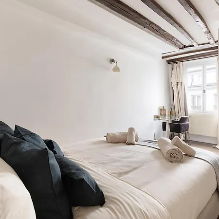 Chic 2br Near Madeleine & Concorde Apartment