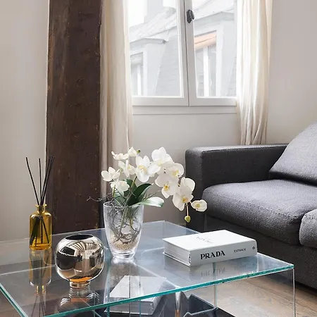 Chic 2br Near Madeleine & Concorde * Paris
